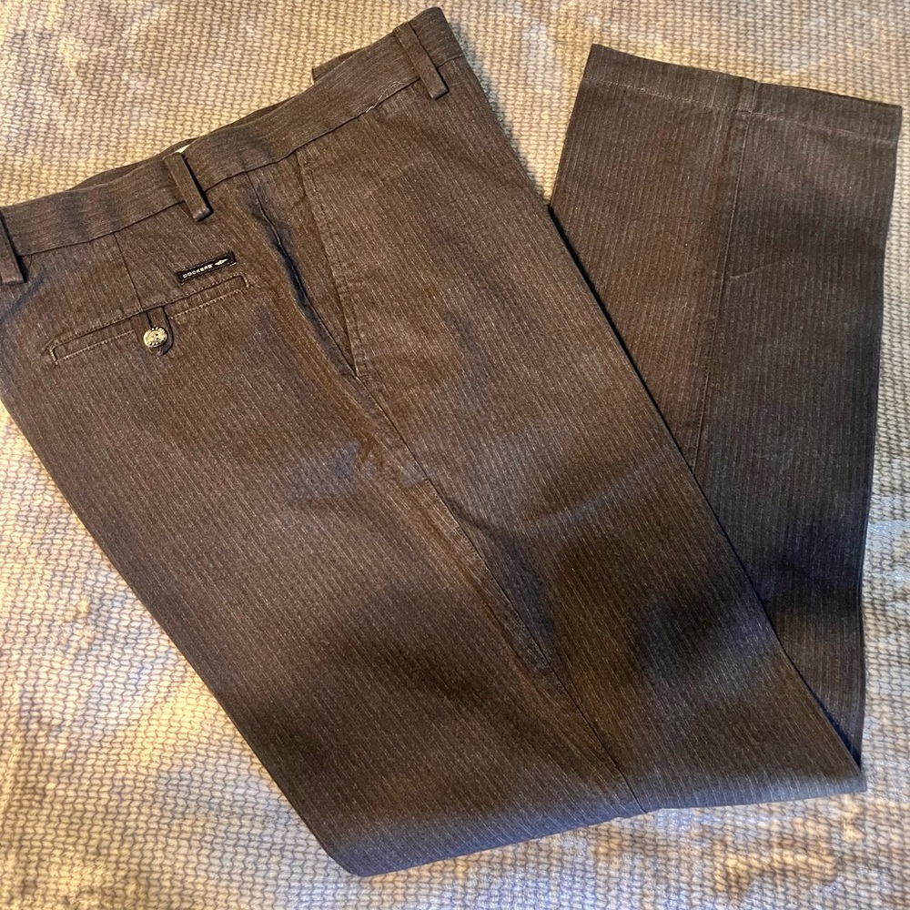 Men’s D2 Grey on Blk Pinstripe Straight Fit Dockers, Size 36/32